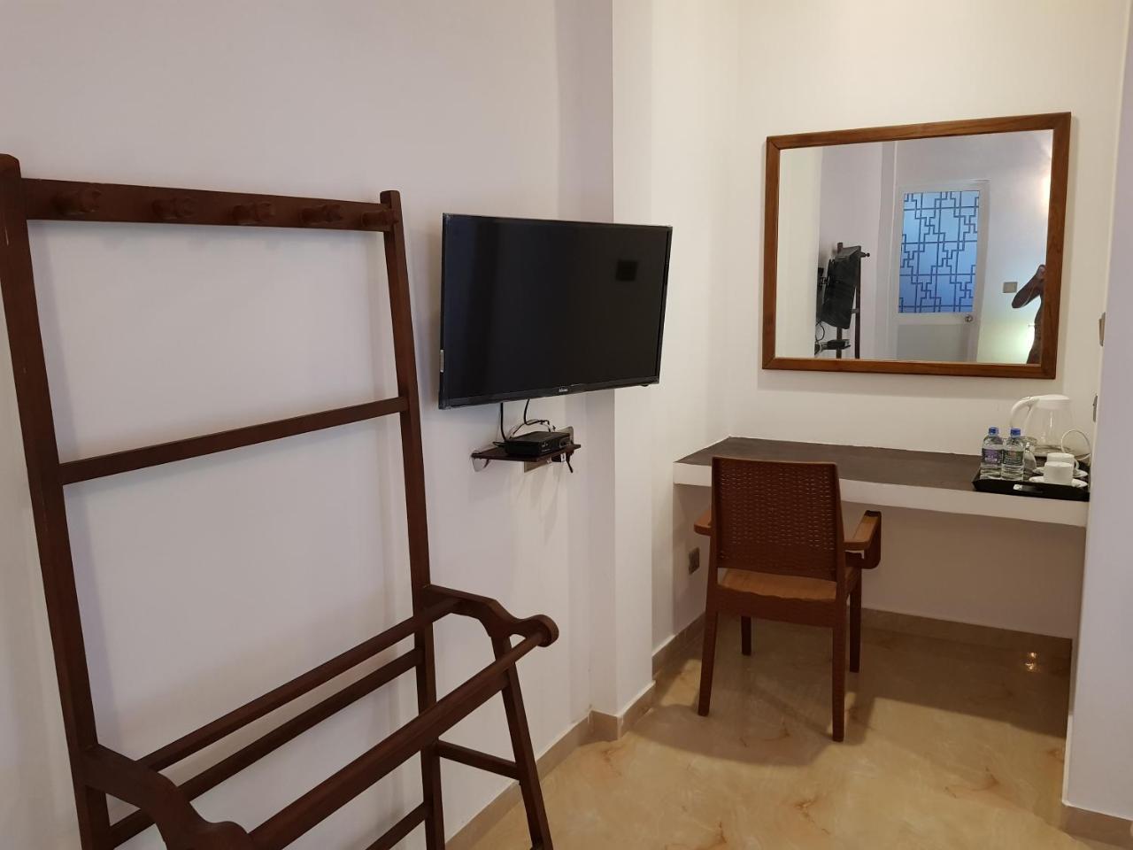My Whales Guest House Banduramulla Екстериор снимка