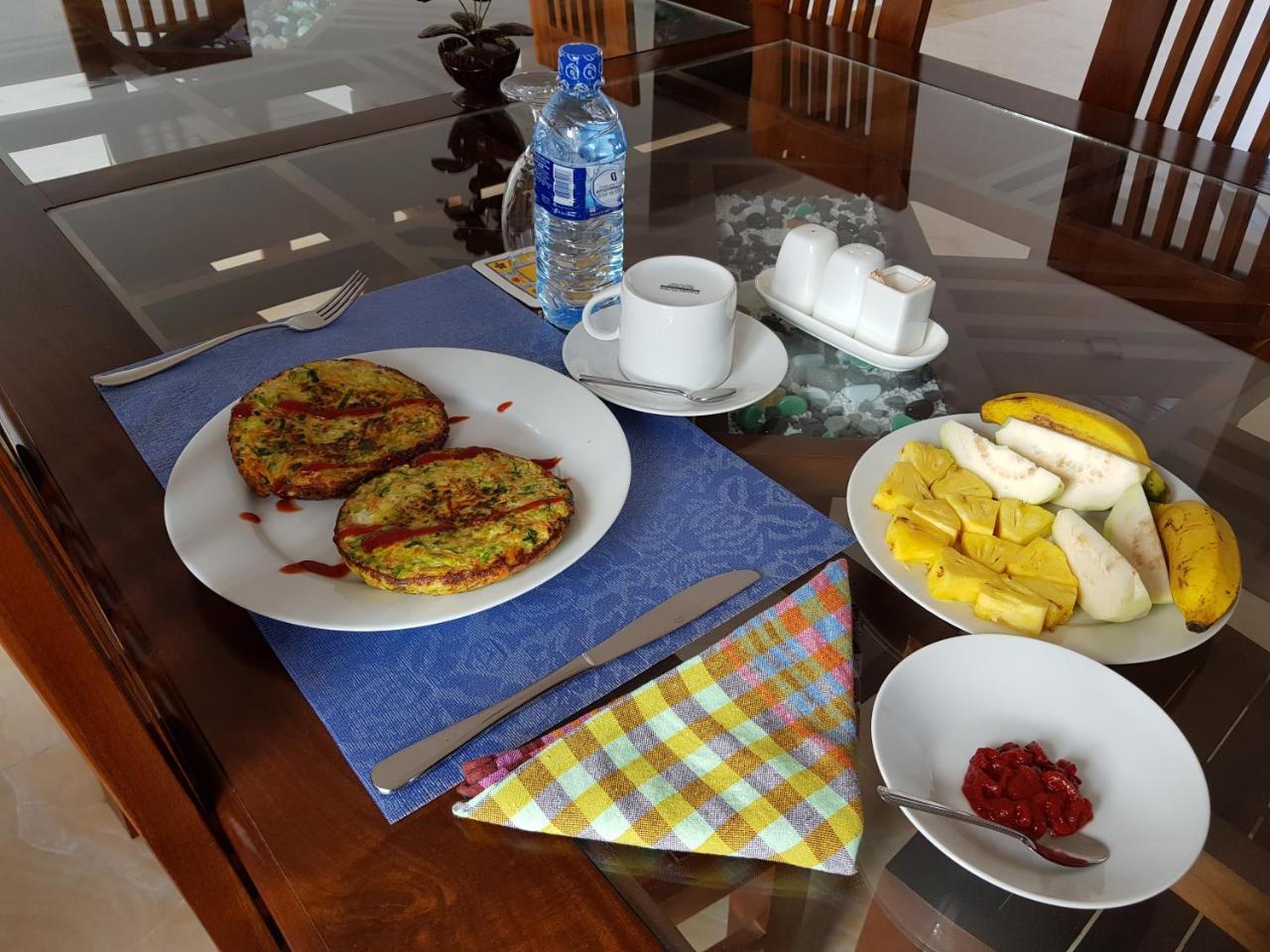 My Whales Guest House Banduramulla Екстериор снимка