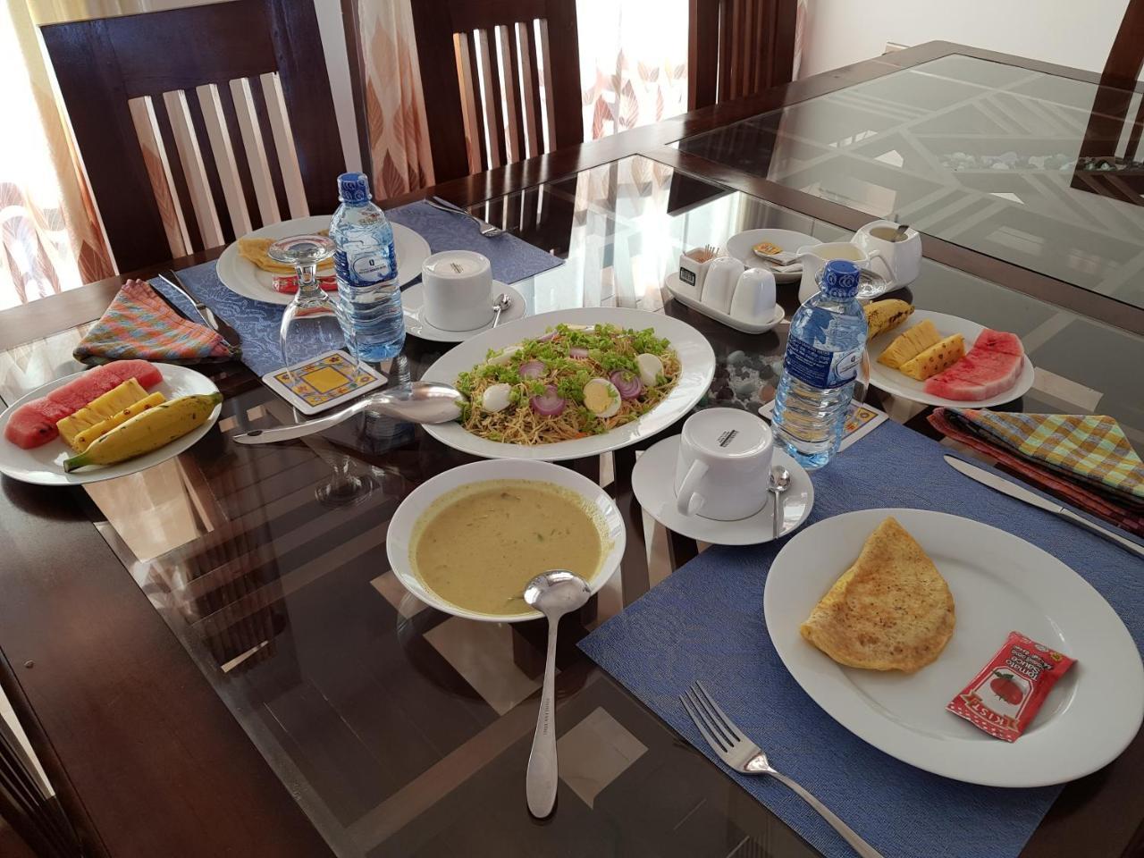 My Whales Guest House Banduramulla Екстериор снимка